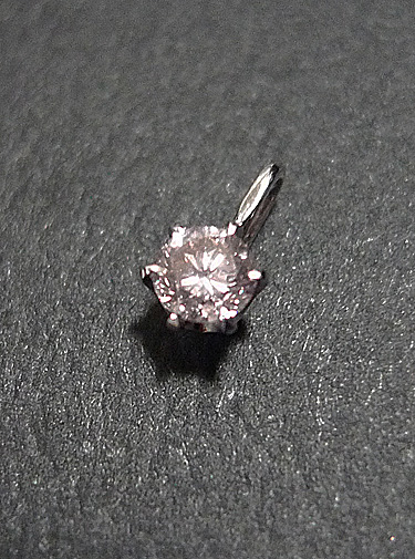 ◇ K18WG 天然ピンクダイヤモンド 0.1ctのペンダントトップ
